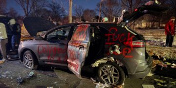 ICE-Tracking Apps and Online Databases Continue Spotting Agent Activity Near Minneapolis After Good’s Death