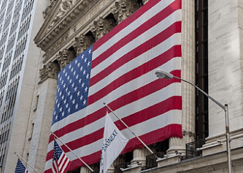 Economy Closes Out 2025 on Strong Note Despite Grim Predictions