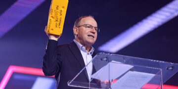 Tom Tiffany Tells Graduates to Find Jobs AI Can’t Replace