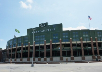 Fitzgerald Battles NFL Over Streaming Paywalls And Packers Warnings