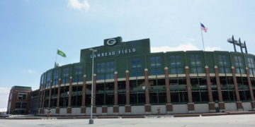 Fitzgerald Battles NFL Over Streaming Paywalls And Packers Warnings
